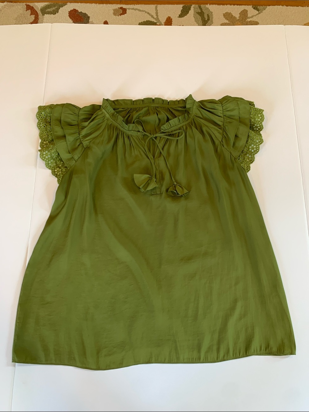 Jane + Delancey Women’s L Moss Green  Ruffle Sleeve Tassel Tie Neck Top Boho